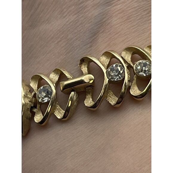 Crown Trifari Gold-Tone Clear Rhinestone Bracelet Signed - Picture 8 of 14